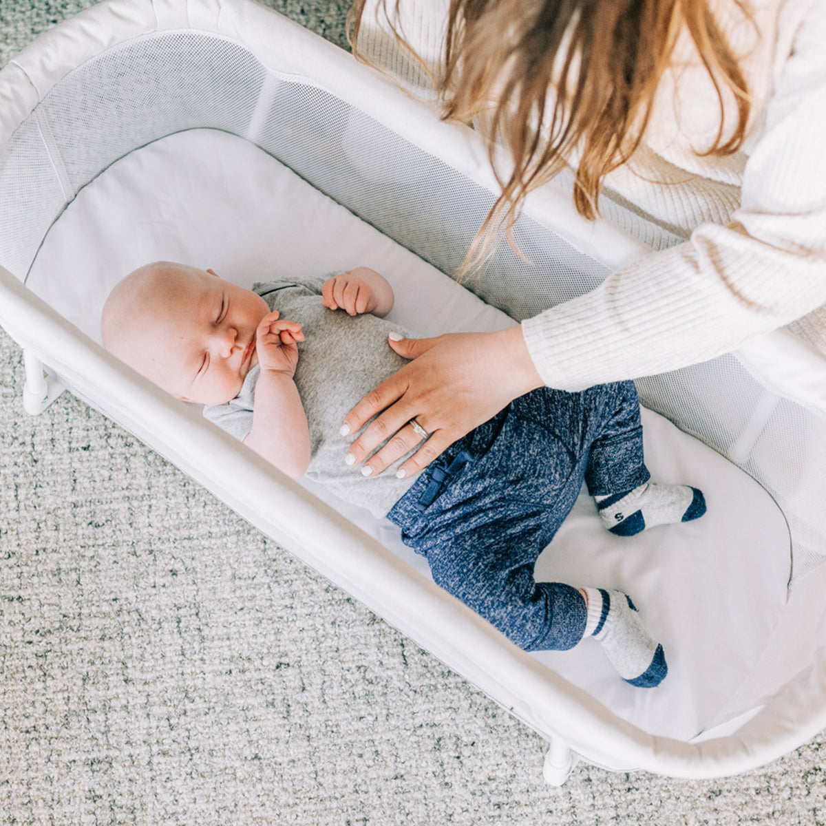 Lit bébé portable pliable avec filet – Gris bois flotté - Le Coin Bébé