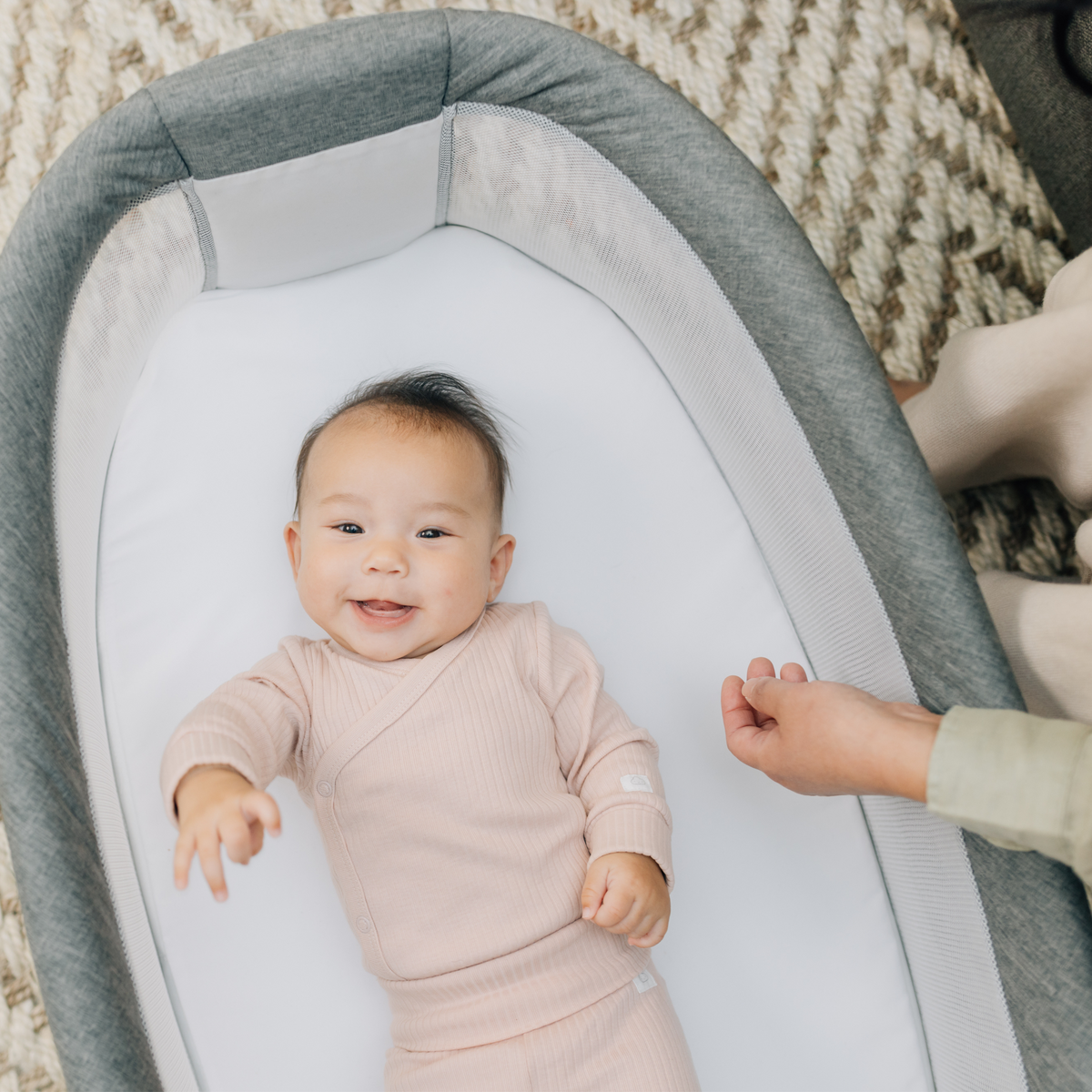 Berceau bébé avec support et grand panier – Gris - Le Coin Bébé